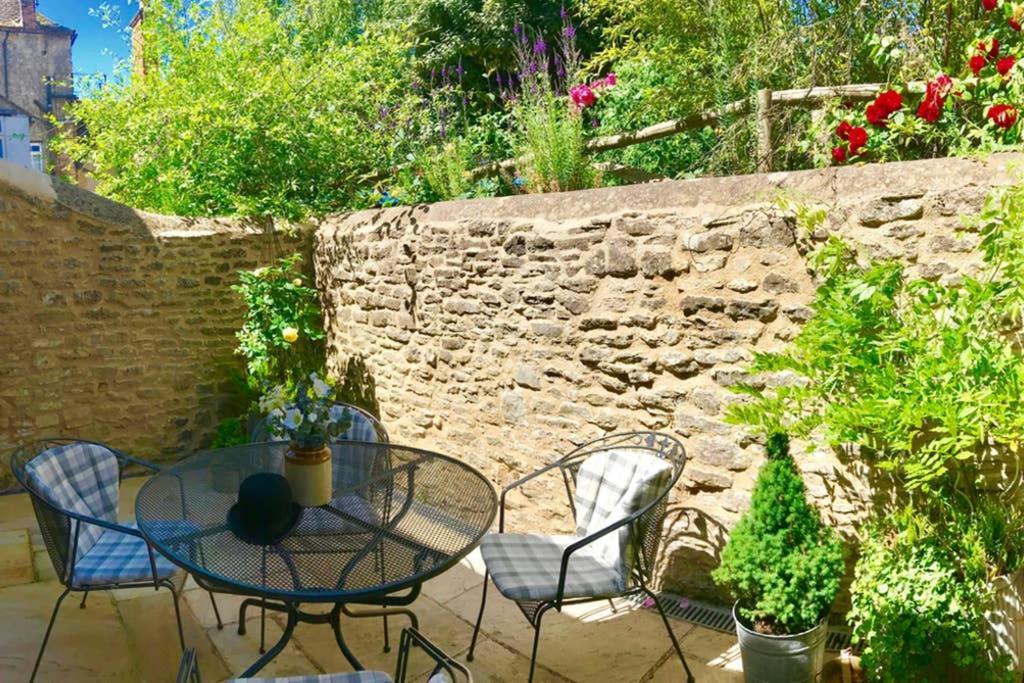Oxfordshire Living - The Bowler Hat Cottage - Woodstock Exteriér fotografie