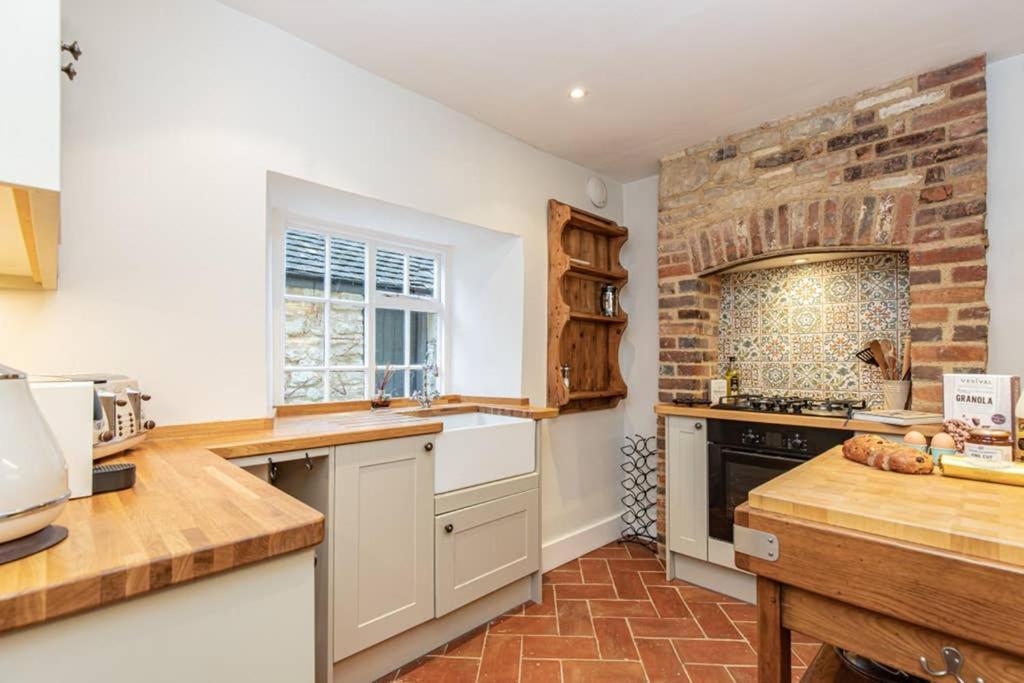 Oxfordshire Living - The Bowler Hat Cottage - Woodstock Exteriér fotografie