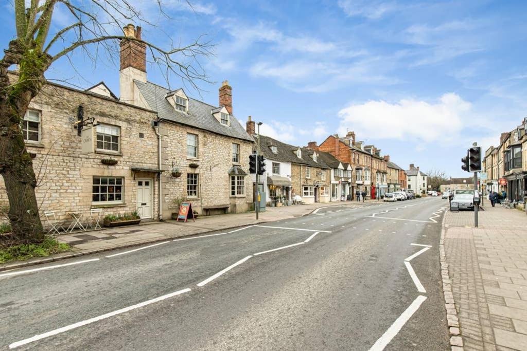 Oxfordshire Living - The Bowler Hat Cottage - Woodstock Exteriér fotografie